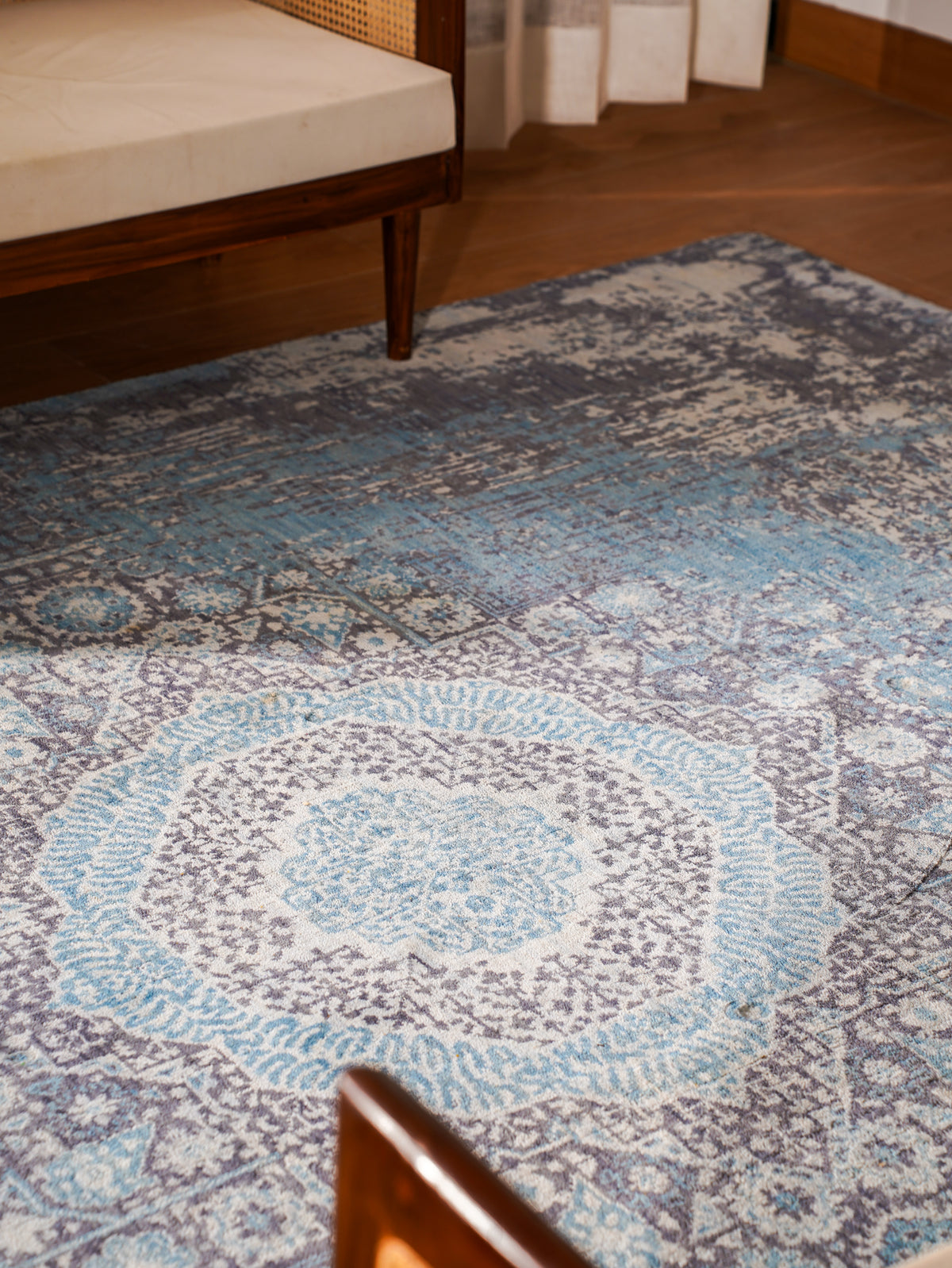 Azure Medallion Hand Knotted Wool Oriental Area Rug