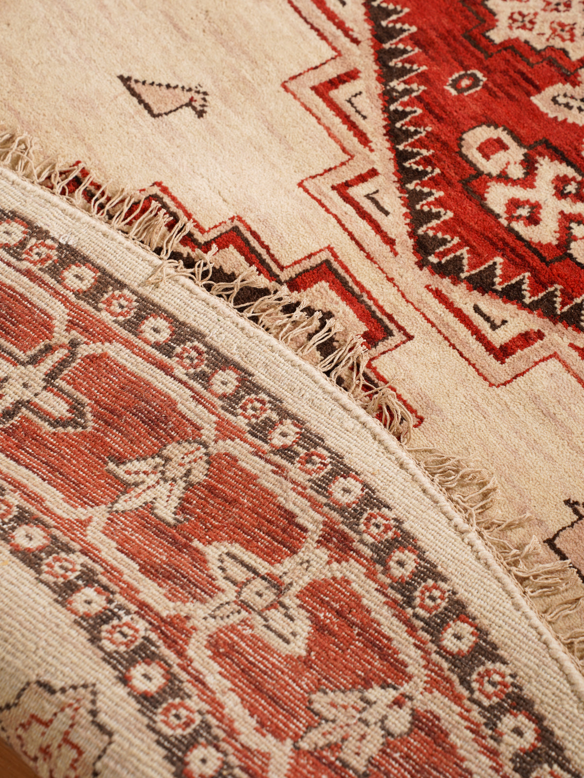 Crimson Heritage Hand knotted wool Rug