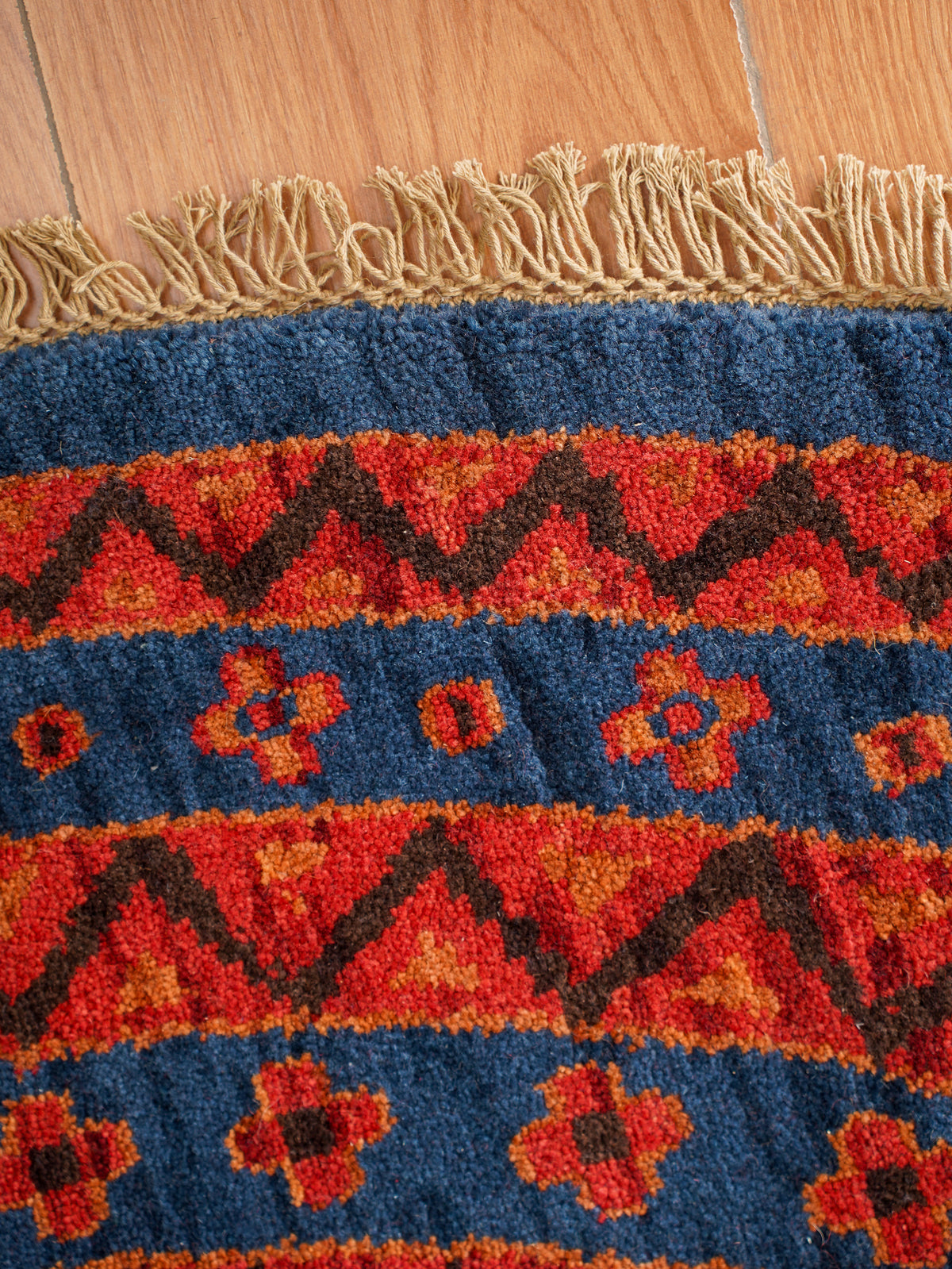 Handmade Oriental Wool Area Rug – Multicolor
