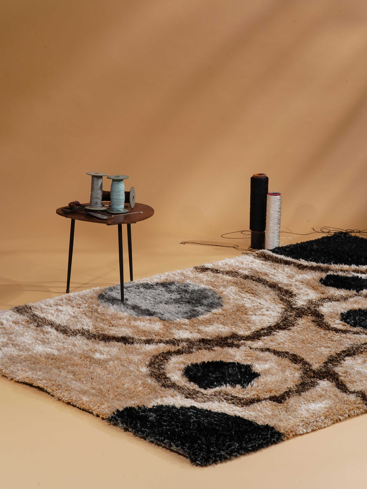 hand-tufted-shag-polyester-area-rug-geometric-beige-multicolor-side 2