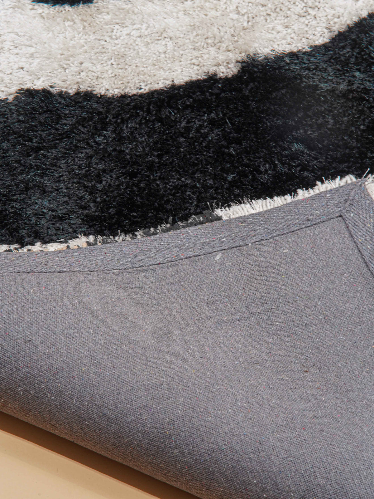 Symmetrical Hand Tufted Rug