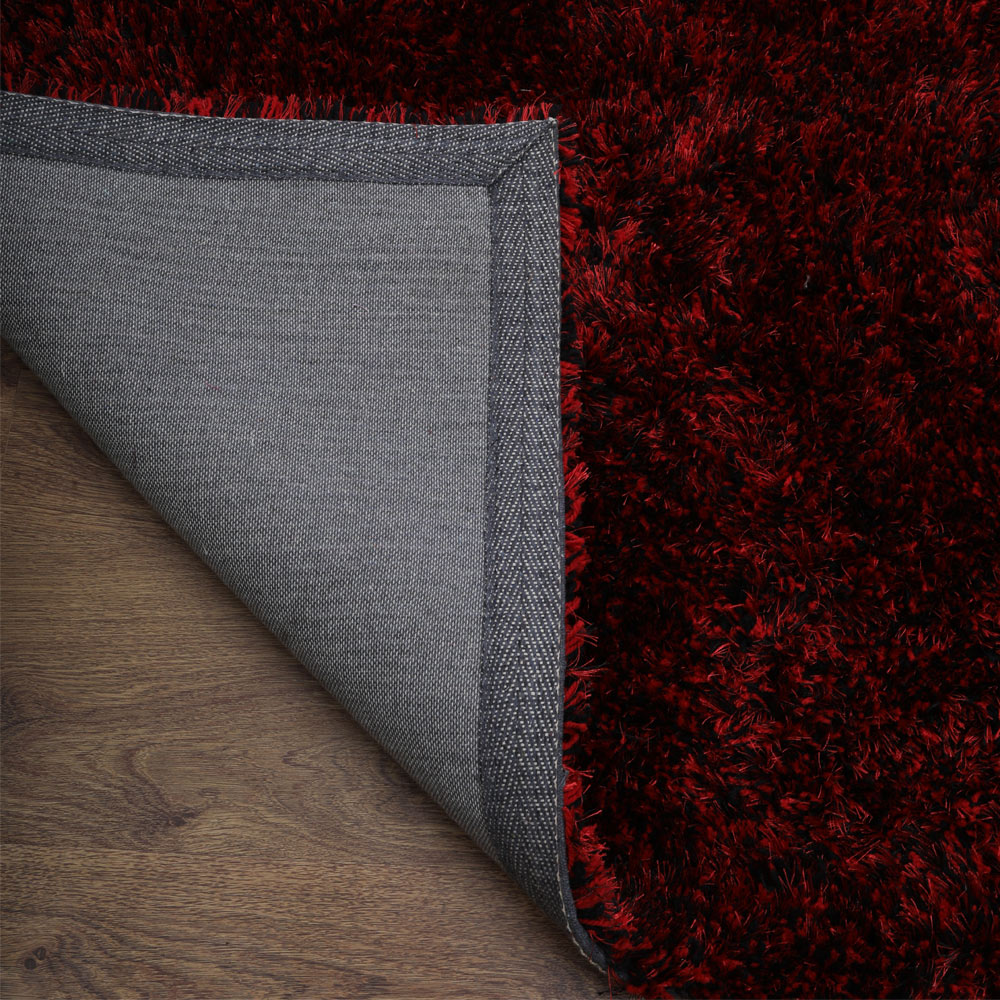 hand-tufted-shag-polyester-solid-red-black-rectangle-rug-closeup-5