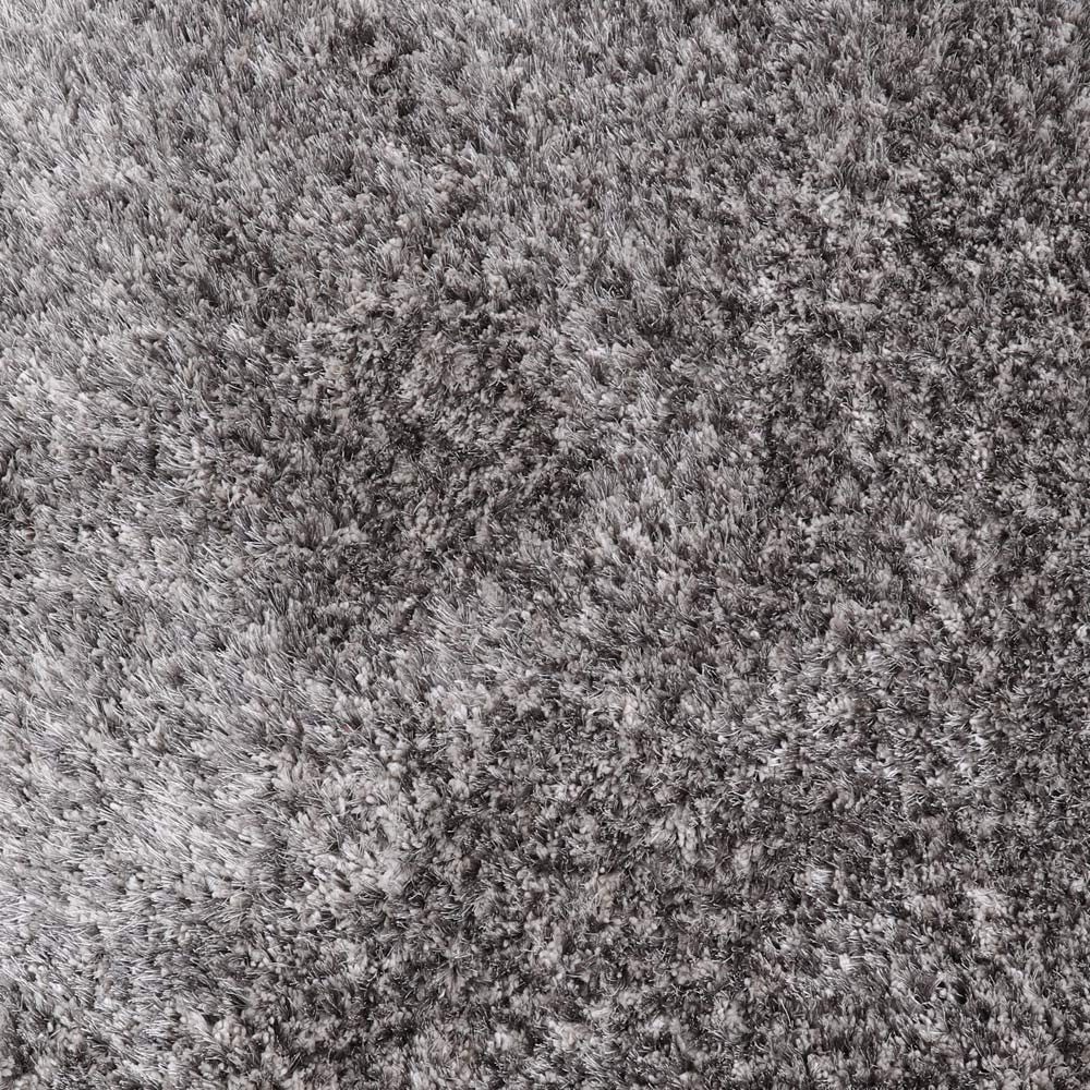 hand-tufted-shag-polyester-solid-silver-white-round-rug-closeup-1