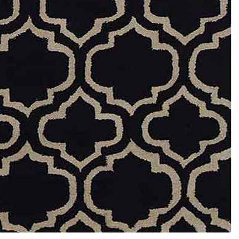 hand-tufted-geometric-black-white-area-rug-closeup-1