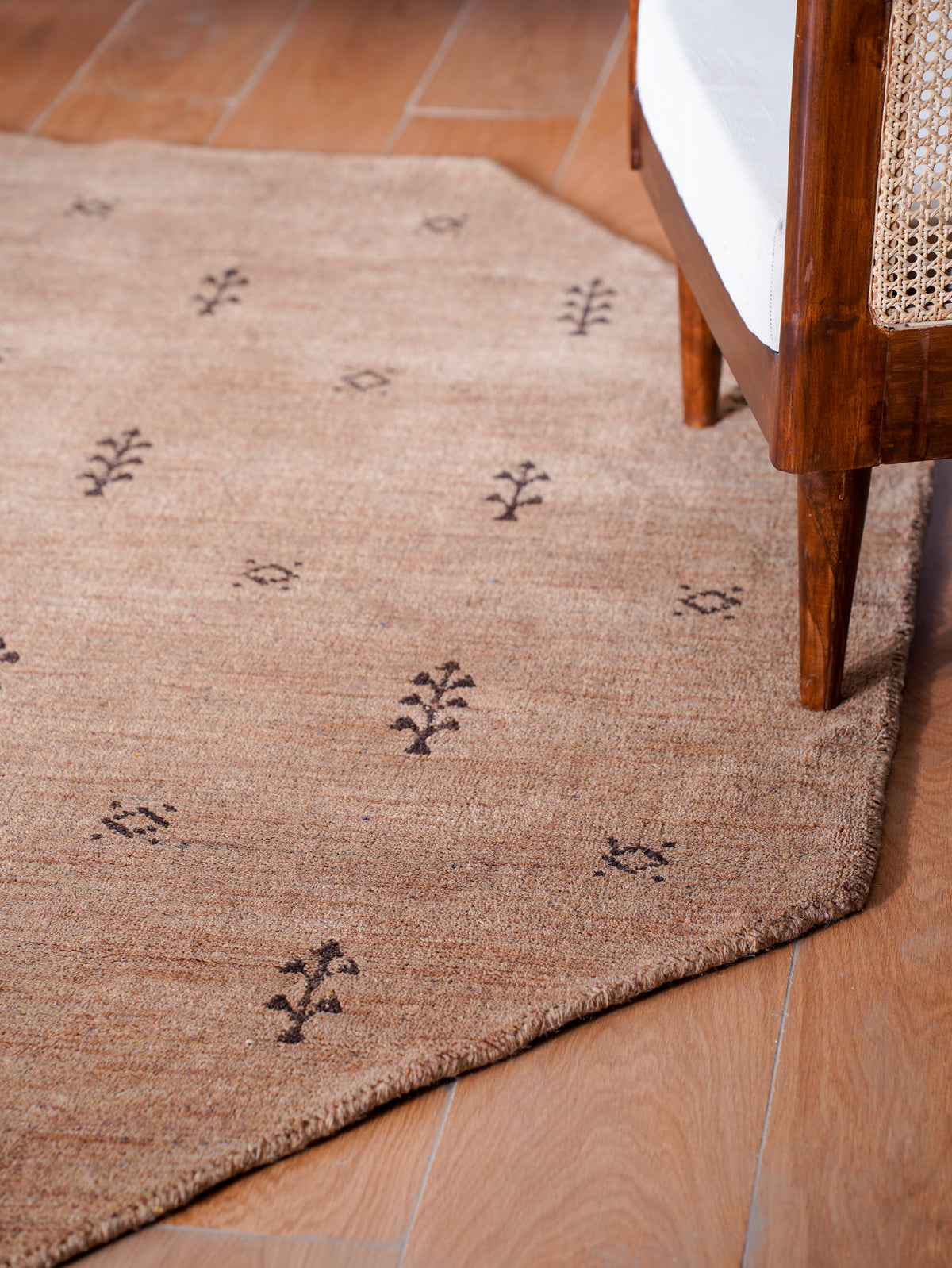 Lille Premium Hand Knotted Wool Rug