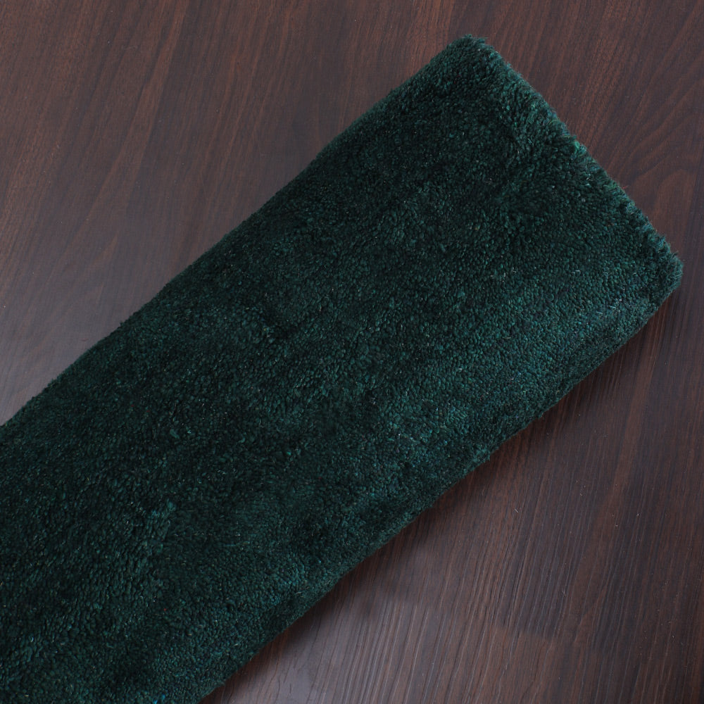 hand-knotted-loom-silk-runner-area-rug-solid-dark-green-closeup 4