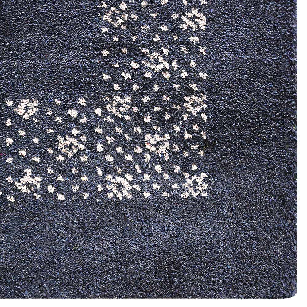 Exquisite Hand Knotted Rug