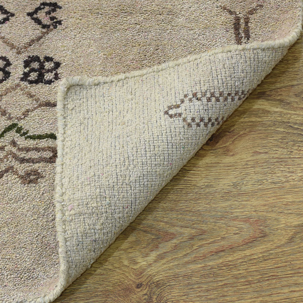 Style Hand Knotted Rug
