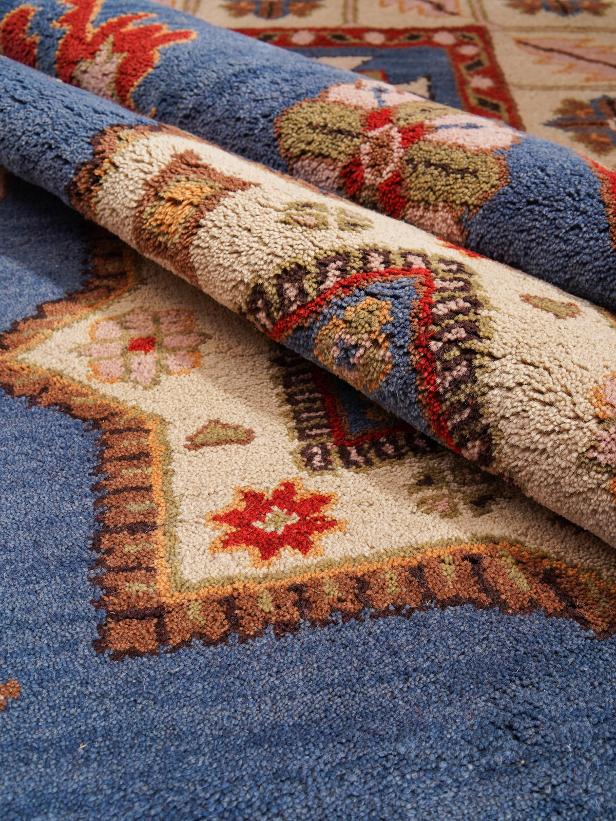 Sardarabad Hand Knotted Afghan Rug