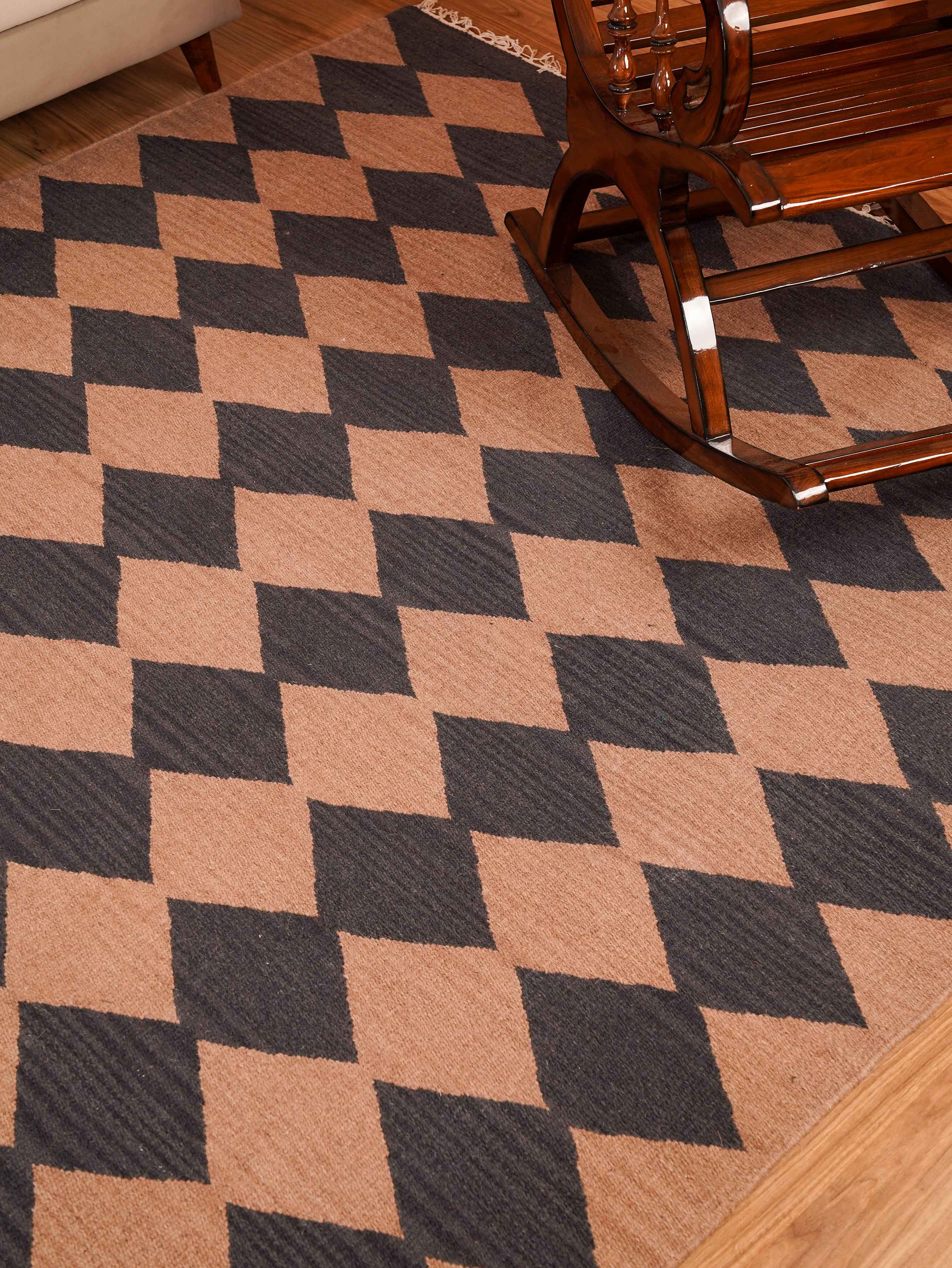 handmade-flat-weave-kilim-wool-area-rug-brown-charcoal-closeup 3