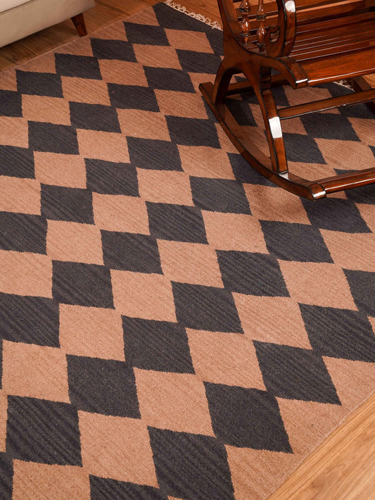 handmade-flat-weave-kilim-wool-area-rug-brown-charcoal-closeup 3