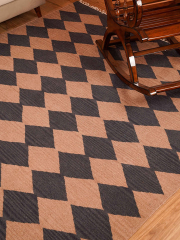 handmade-flat-weave-kilim-wool-area-rug-brown-charcoal-closeup 3