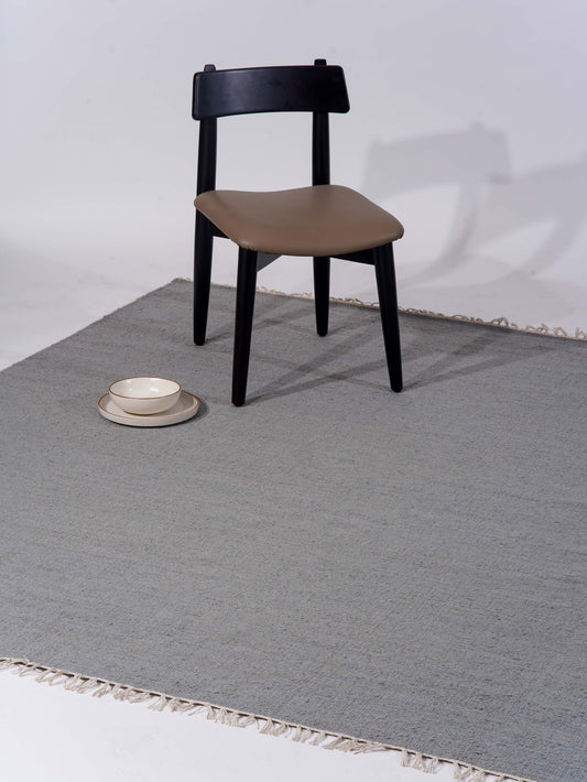 hand-woven-flat-weave-kilim-wool-solid-silver-rug-side-2
