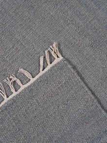 hand-woven-flat-weave-kilim-wool-solid-silver-square-rug-closeup-1