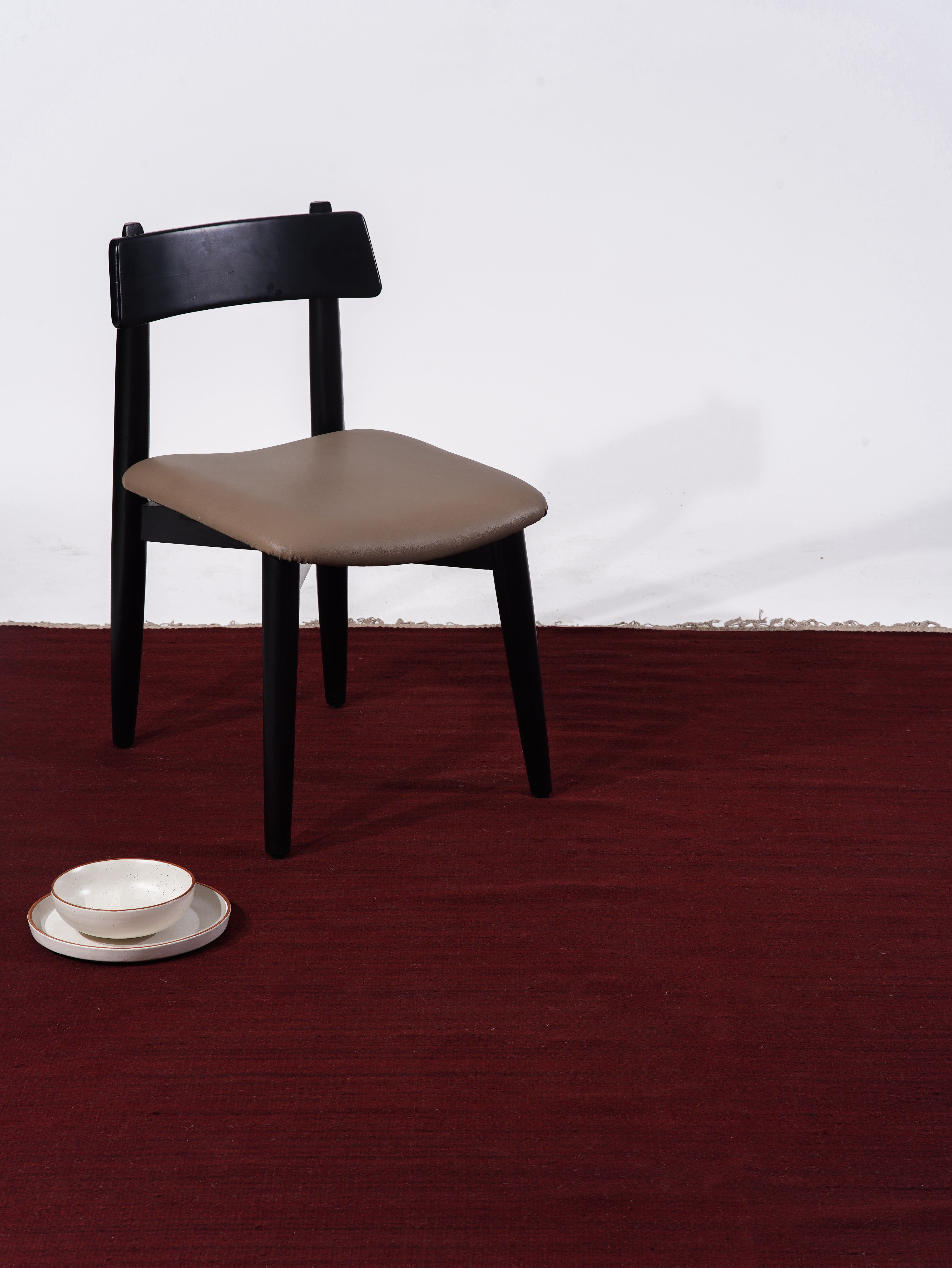 hand-woven-flat-weave-kilim-wool-solid-burgundy-rug-side-1