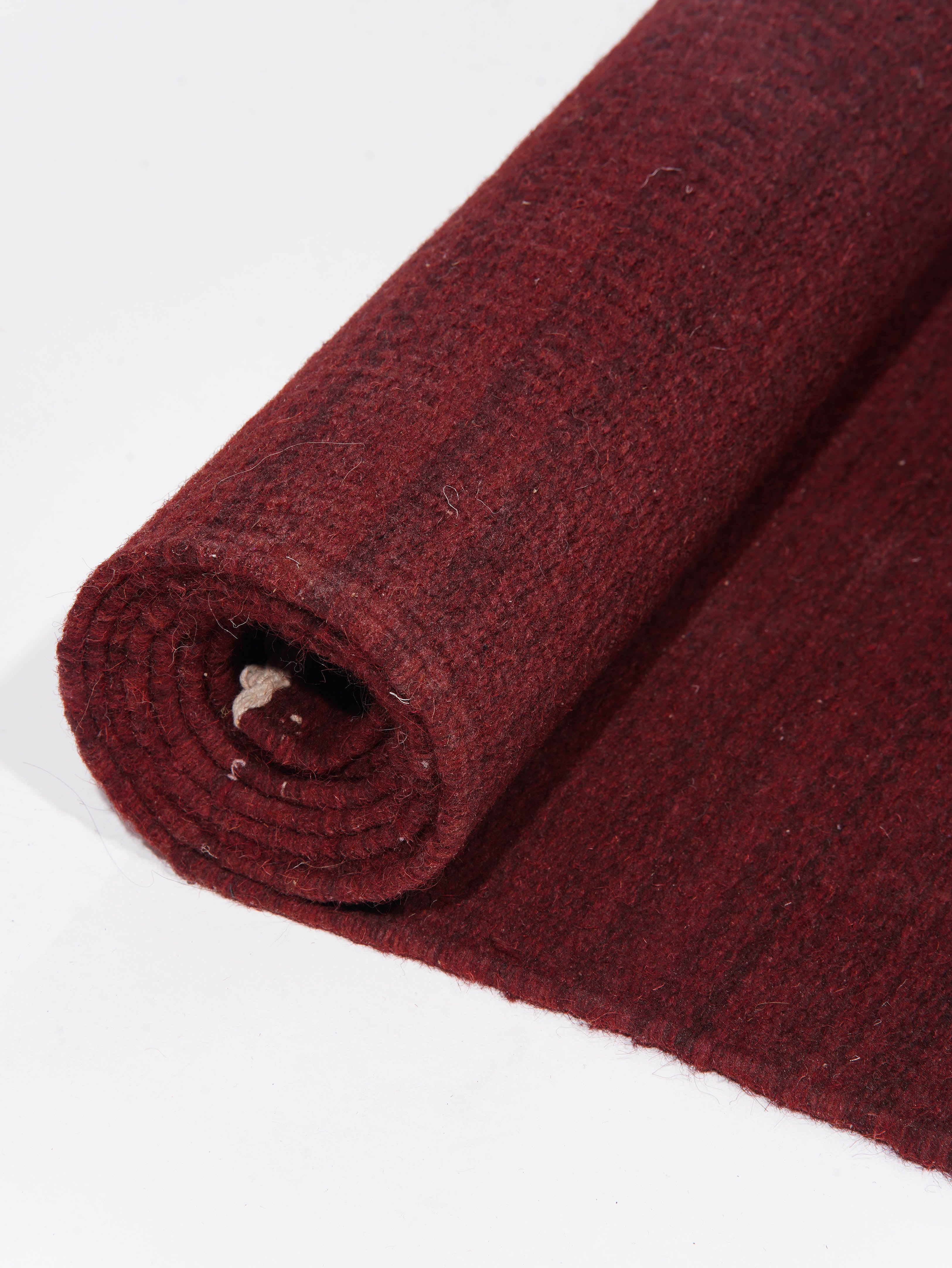 hand-woven-flat-weave-kilim-wool-solid-burgundy-rug-closeup-4