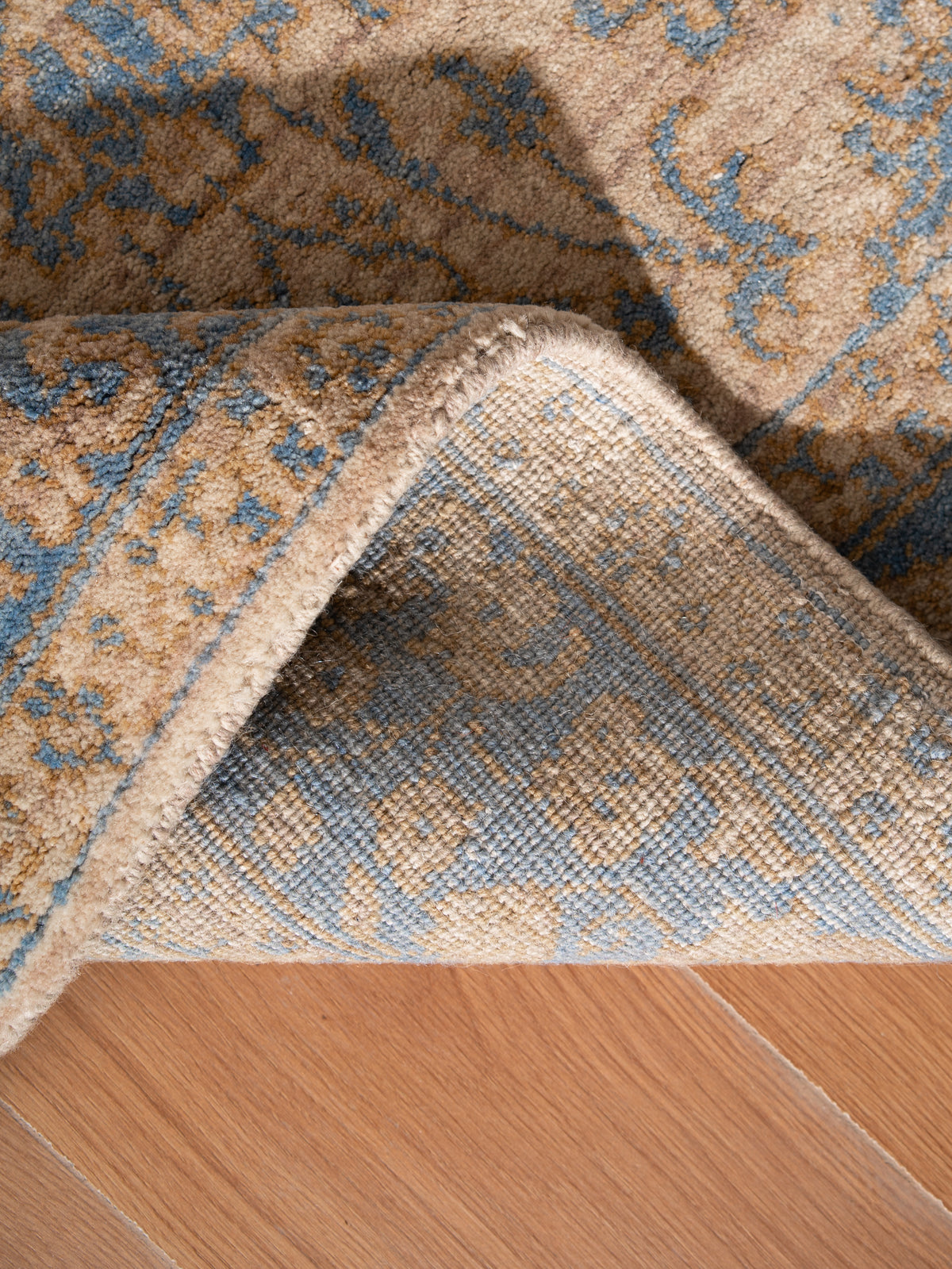 Classic Azure Hand Knotted Wool Oriental Area Rug