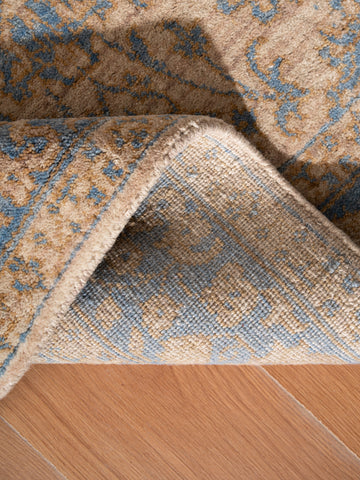 Classic Azure Hand Knotted Wool Oriental Area Rug