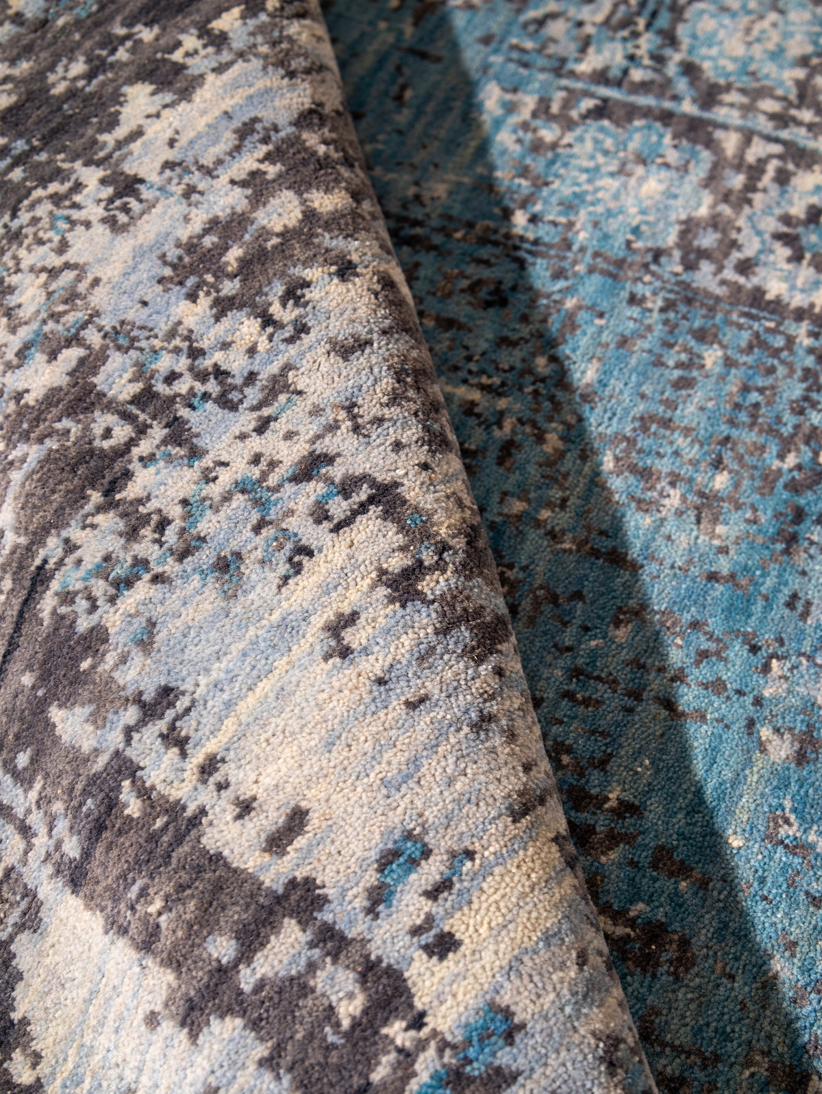 Azure Medallion Hand Knotted Wool Oriental Area Rug