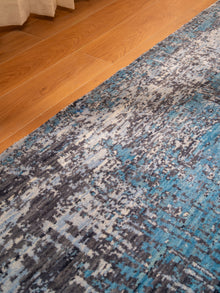 Azure Medallion Hand Knotted Wool Oriental Area Rug