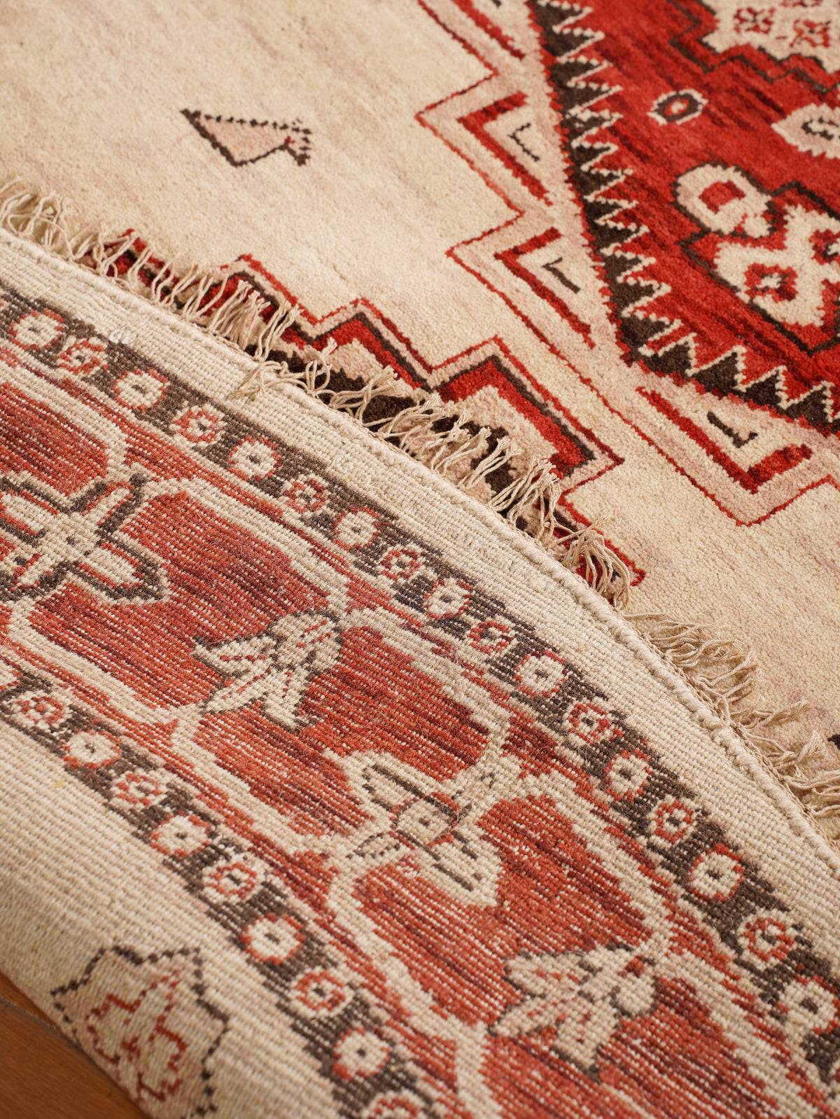 Crimson Heritage Hand knotted wool Rug