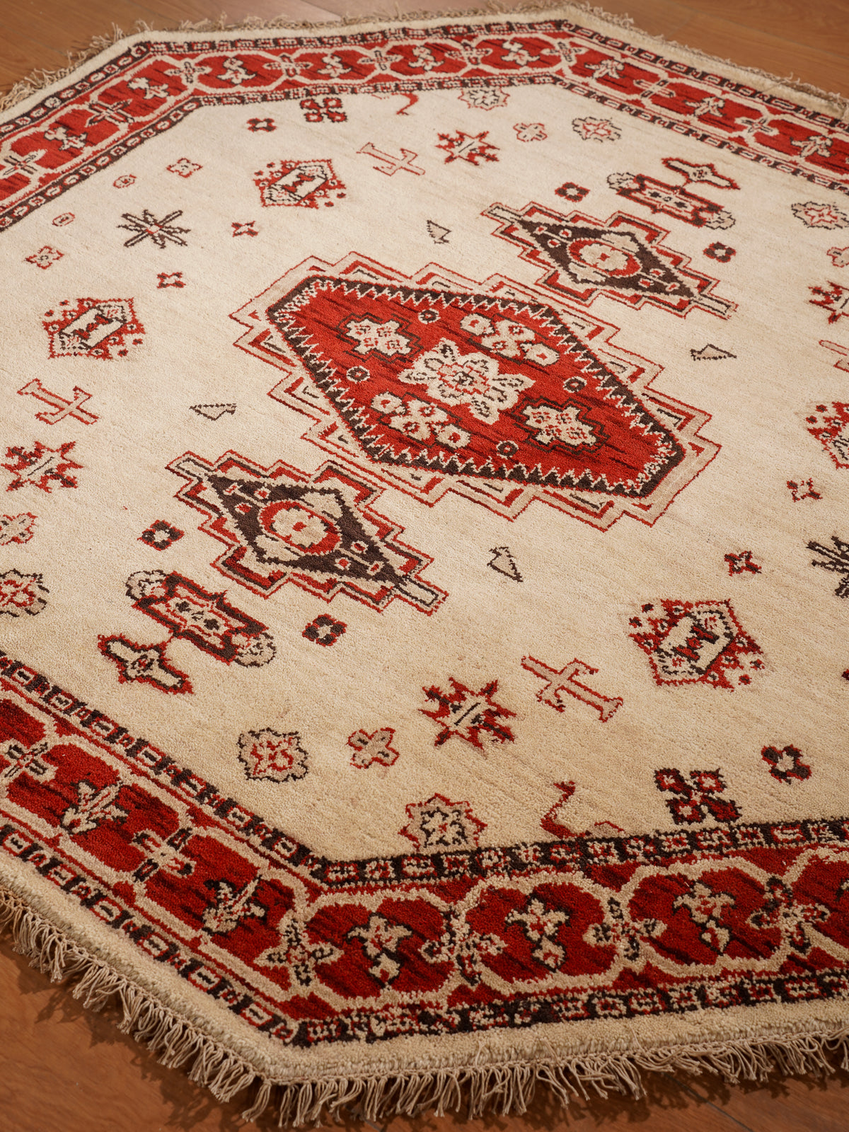 Crimson Heritage Hand knotted wool Rug