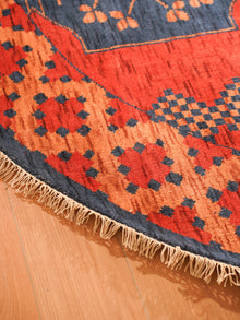 Classic Ethnic Medallion Rug with Border Design – Warm Tones