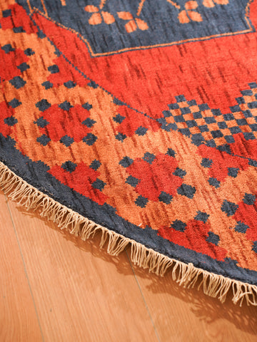 Classic Ethnic Medallion Rug with Border Design – Warm Tones