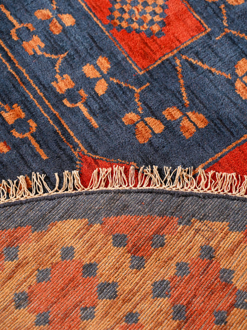 Classic Ethnic Medallion Rug with Border Design – Warm Tones