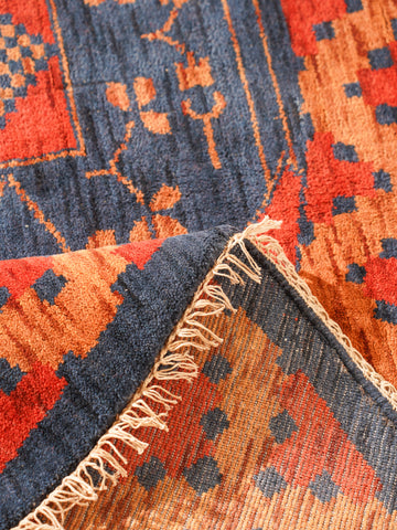 Classic Ethnic Medallion Rug with Border Design – Warm Tones