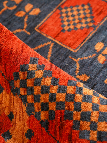 Classic Ethnic Medallion Rug with Border Design – Warm Tones
