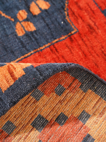 Classic Ethnic Medallion Rug with Border Design – Warm Tones