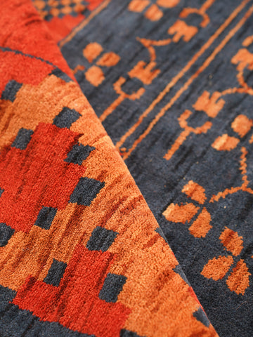 Classic Ethnic Medallion Rug with Border Design – Warm Tones