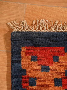 Classic Ethnic Medallion Rug with Border Design – Warm Tones