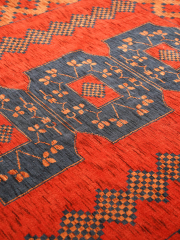 Classic Ethnic Medallion Rug with Border Design – Warm Tones