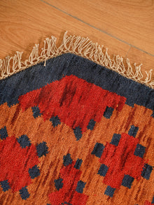 Classic Ethnic Medallion Rug with Border Design – Warm Tones