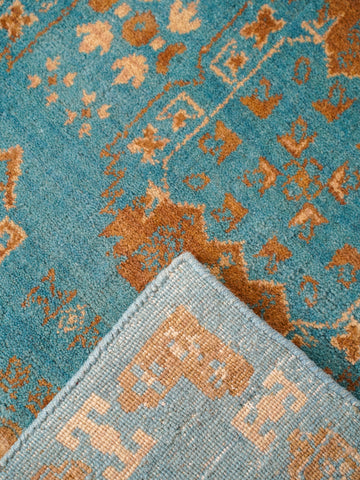 Light Blue Oriental Medallion Area Rug