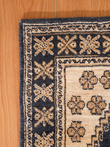 Blue & Beige Oriental Diamond Medallion Rug