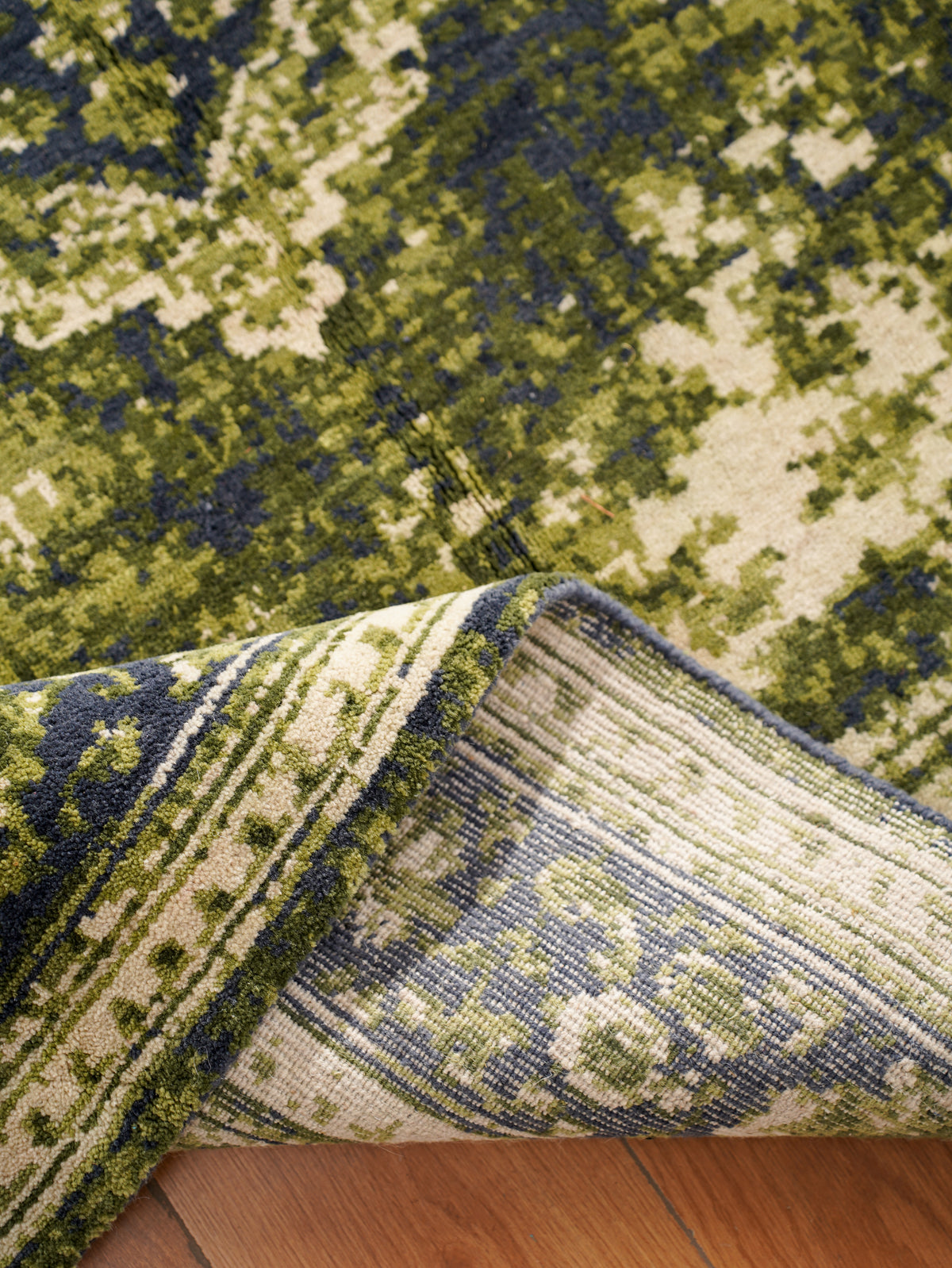 Handmade Light Green Vintage Medallion Wool Area Rug