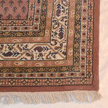Peshawar Hand Knotted Rug