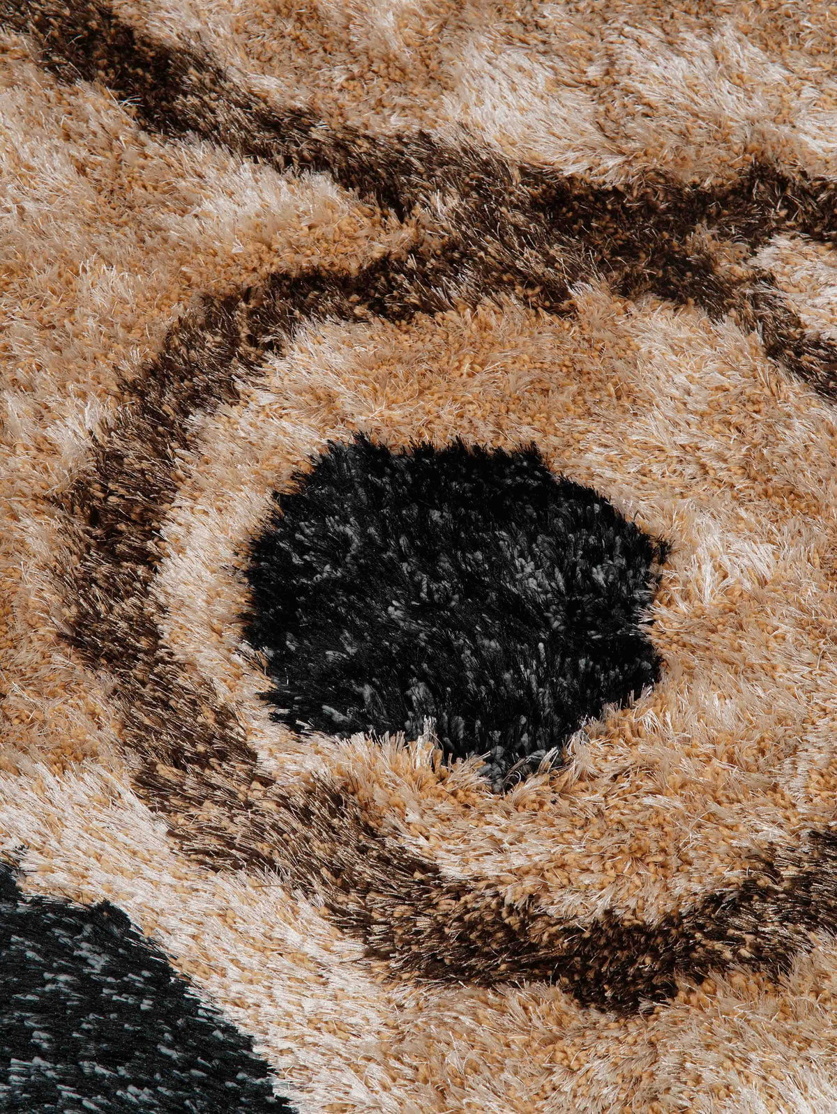 hand-tufted-shag-polyester-area-rug-geometric-beige-multicolor-closeup 1