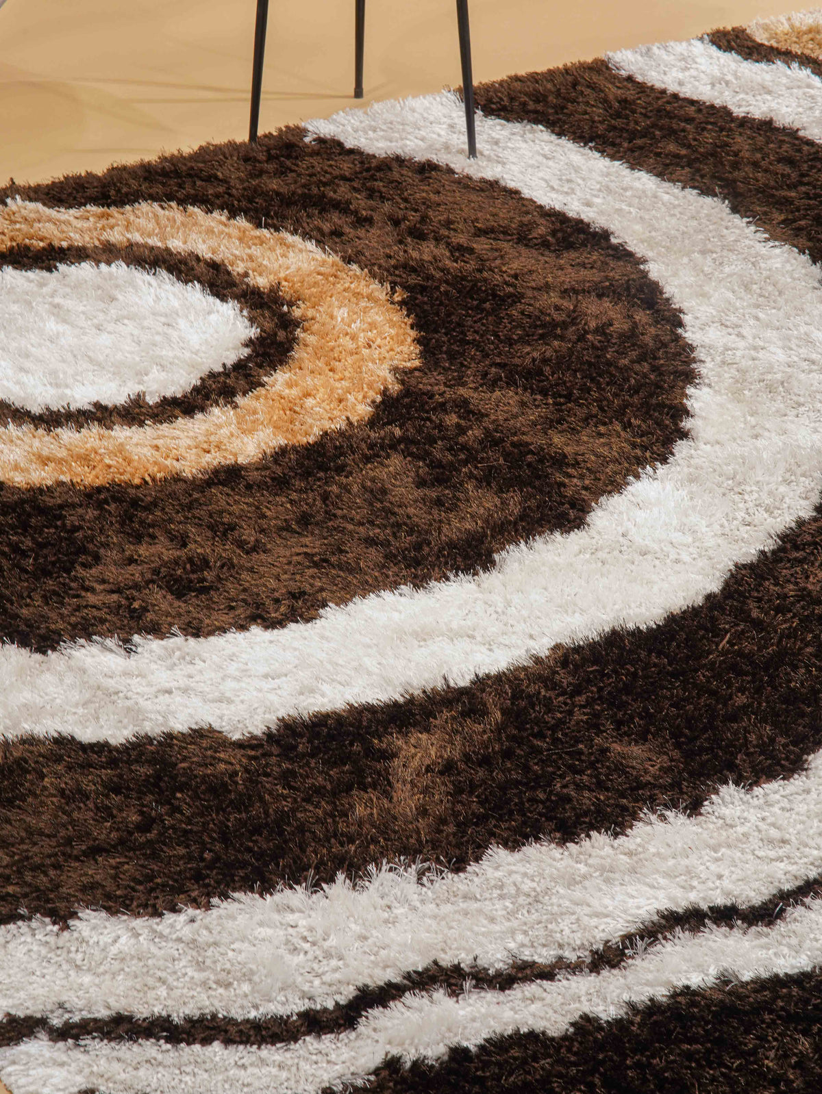 Symmetrical Hand Tufted Rug