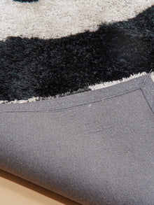 Symmetrical Hand Tufted Rug