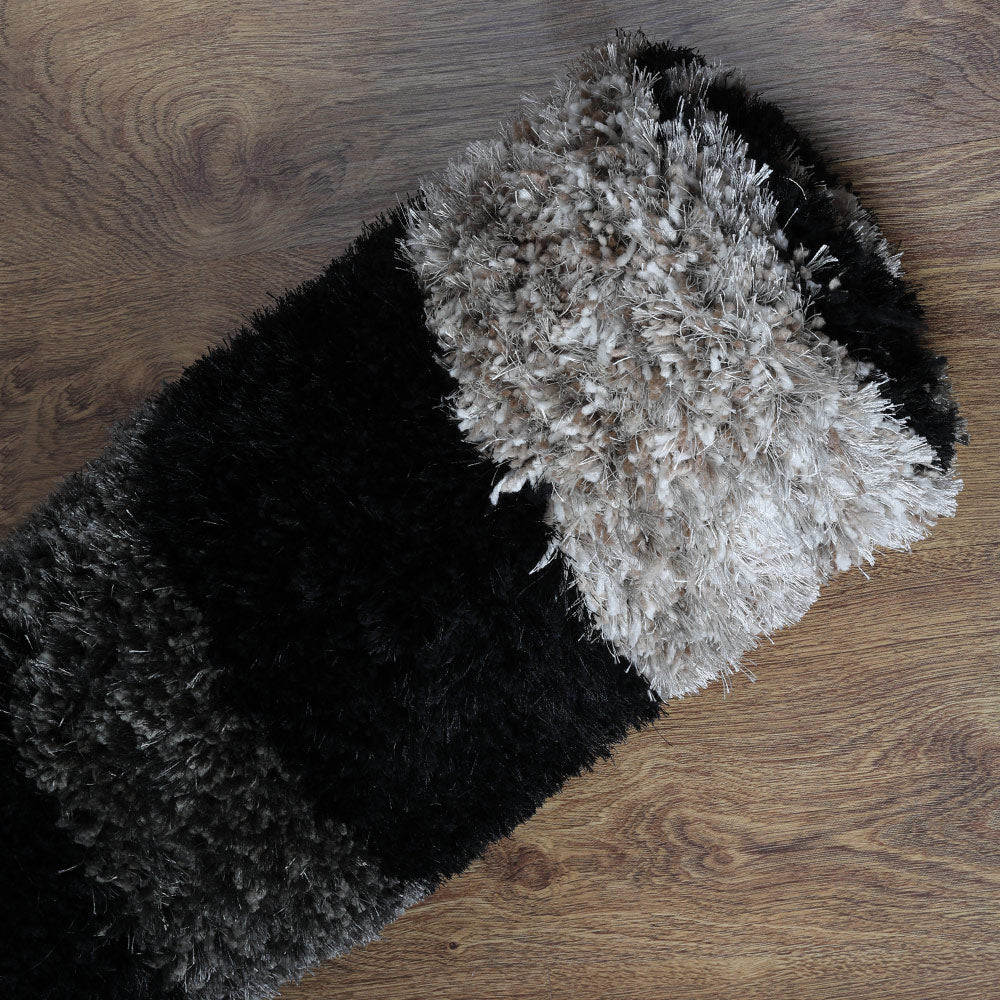 Symmetrical Hand Tufted Rug