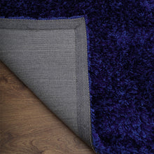 hand-tufted-shag-polyester-area-rug-solid-blue-closeup 5