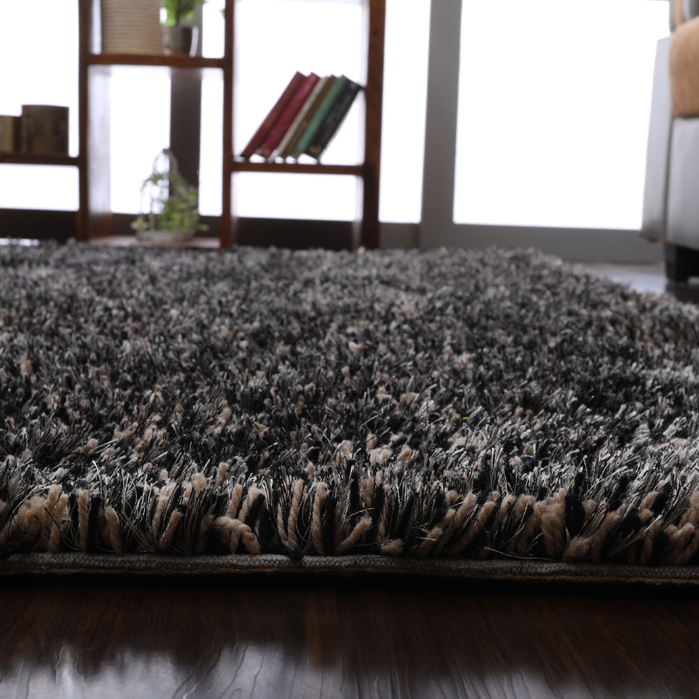 hand-tufted-shag-polyester-area-rug-solid-black-silver-closeup 3