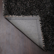 hand-tufted-shag-polyester-area-rug-solid-black-silver-closeup 5