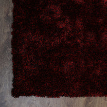 hand-tufted-shag-polyester-solid-red-black-rectangle-rug-closeup-2