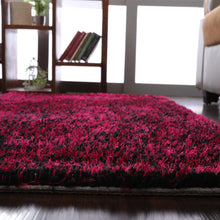 hand-tufted-shag-polyester-solid-violet-black-rug-closeup-3