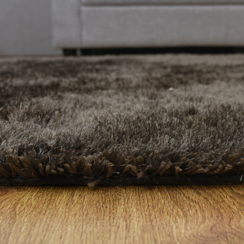hand-tufted-shag-polyester-solid-dark-brown-rug-closeup-4